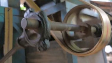 Kayış kasnak ve döner dişli iplik tarafından çalışma Tarım için eski makine 