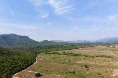 Drone tarım çiftliği agai doğal manzara havadan görünümü vurdu