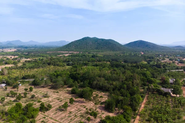 Drone shot vista aerea paesaggio panoramico della fattoria agricola agai — Foto Stock