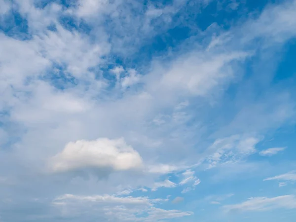 Natur blauer Himmel mit Wolken — Stockfoto