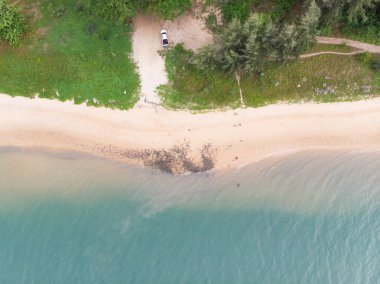 Dağ ile büyük nehir ve rezervuar baraj Manzara