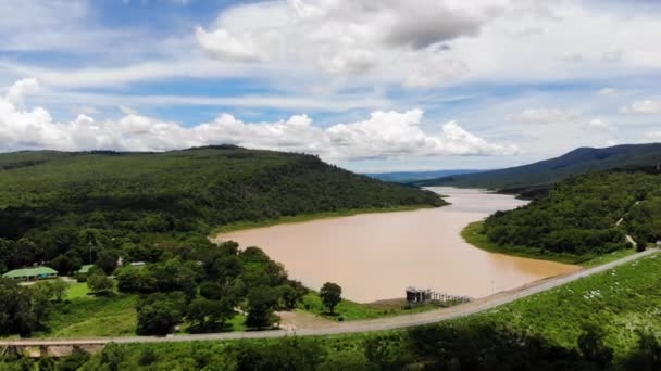 Drone Disparó Vista Aérea Paisaje Escénico Big River Naturaleza Madera — Vídeos de Stock