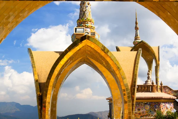 Lugar Adoração Budistas Templo Budista Wat Pra Pha Son Keaw — Fotografia de Stock