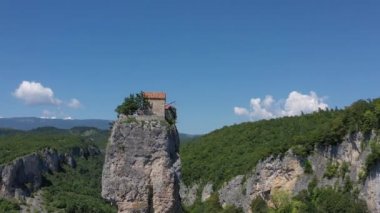  İHA 'dan Katskhi direği. Georgia