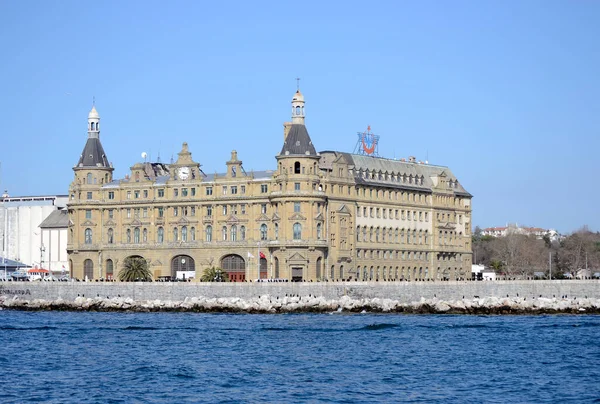 Yangından önce tarihi İstanbul-Haydarpaşa tren istasyonu.