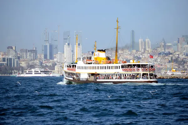İstanbul 'un incisi Boğaz' dan feribot yolculuğu..
