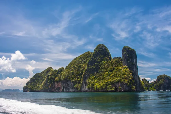 Îles Rocheuses Thaïlande Sous Ciel Bleu — Photo