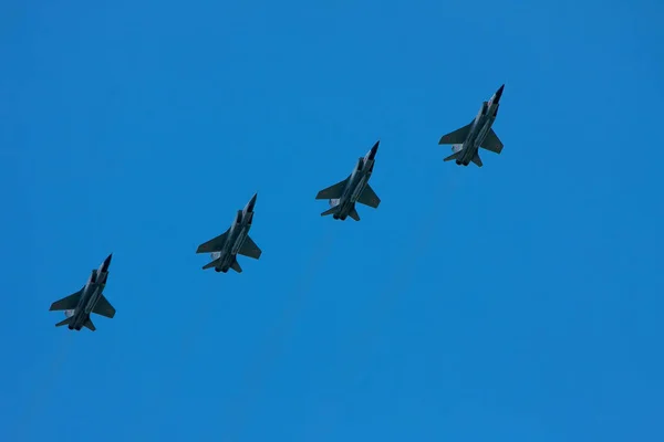 2020 Federación Rusa Moscú Aviones Militares Vuelan Desfile Victoria —  Fotos de Stock