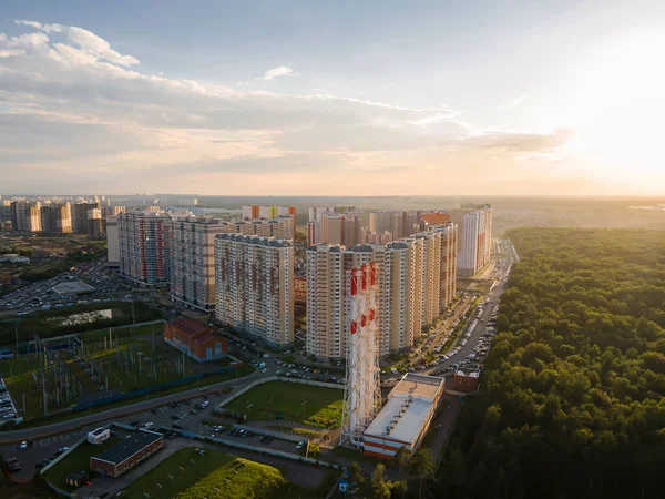 Prachtig Stedelijk Gebied Met Huizen Stookruimte Bij Zonsondergang — Stockfoto