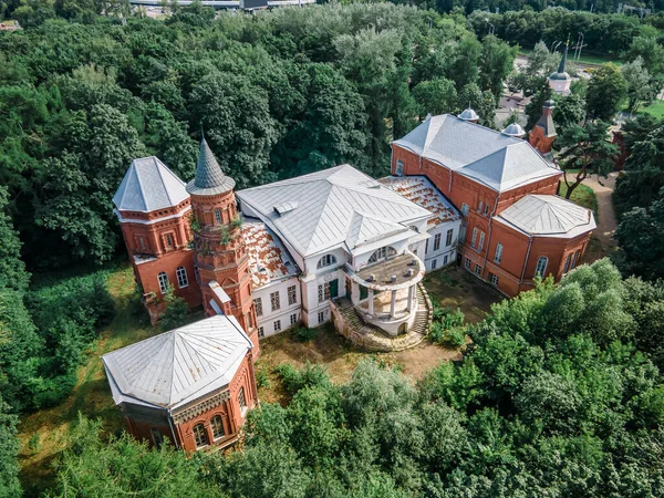 Beautiful Old Manor House Surrounded Forest — Stock Photo, Image