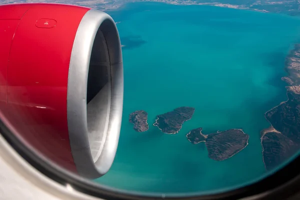 飛行機の窓から美しくカラフルな風景 — ストック写真