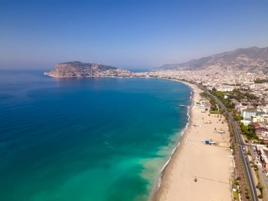 Kumlu uzun ve güzel sahil şeridi