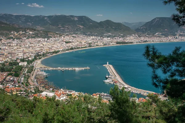 Ωραία Θέα Της Πόλης Και Του Κόλπου Της Θάλασσας — Φωτογραφία Αρχείου