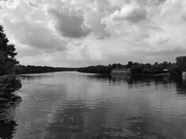 Río Moscú Antes Una Tormenta Dentro Ciudad — Foto de Stock