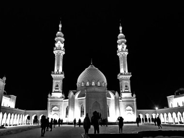 Rusya 'nın Tataristan Cumhuriyeti' nin antik Bolgar kentinin ana meydanı ve camii..