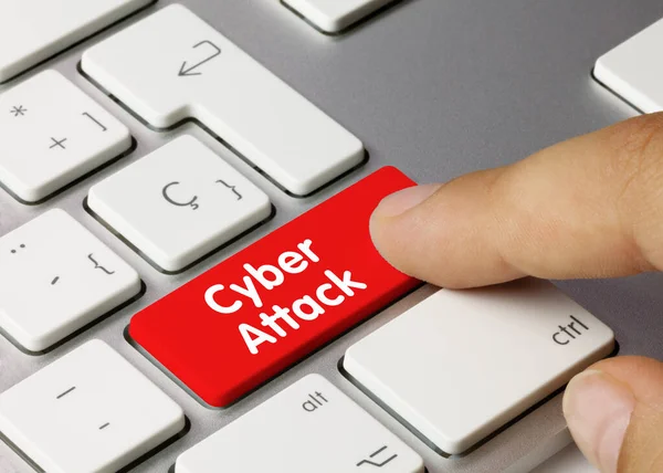 Cyber Attack Skrevet Red Key Metallic Keyboard Finger Trykke Tasten - Stock-foto