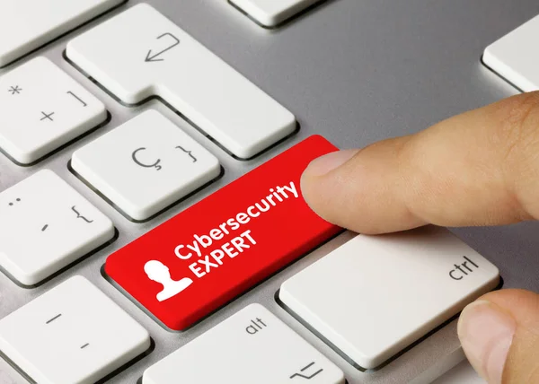 Cybersecurity Expert Skrevet Red Key Metallic Keyboard Finger Trykke Tasten - Stock-foto