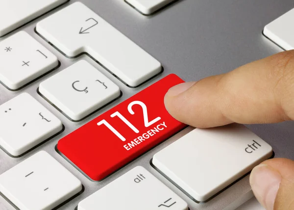 112 Noodgeval Geschreven Rode Sleutel Van Metallic Keyboard Vingertoets Indrukken — Stockfoto