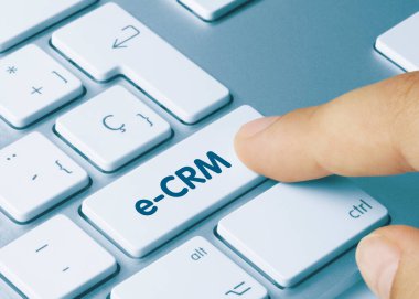 E-CRM Metalik Klavyenin Mavi Anahtarı üzerine yazıldı. Parmak tuşuna bas.