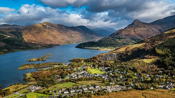 Vista Outono Aldeia Escocesa Ballachulish Loch Leven Famosa Glen Coe — Fotografia de Stock