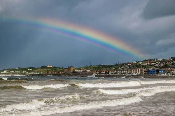 Dramatic Coastal Landscape Rainbow Beutiful Rainbow Dark Stormy Sky Gijon — Stock Photo, Image