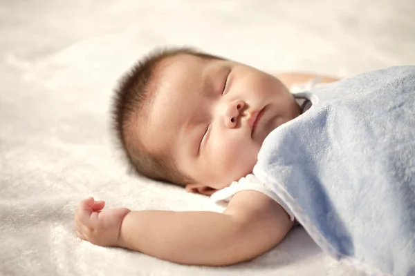 Een Schattige Slapende Baby — Stockfoto