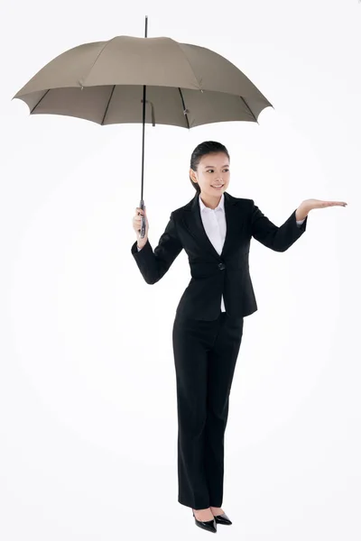 Orientalny Biznes Kobieta Trzyma Parasol — Zdjęcie stockowe