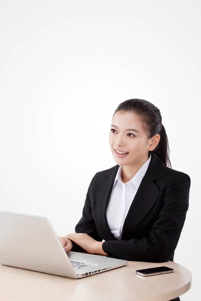 Oriental Mulher Negócios Moda Usando Computador — Fotografia de Stock