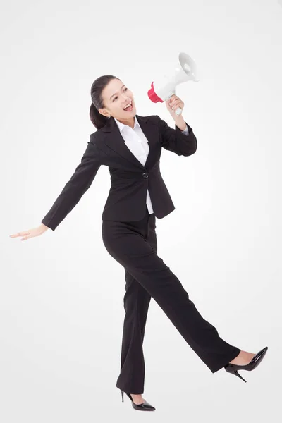 Mujer Negocios Oriental Usando Micrófono —  Fotos de Stock