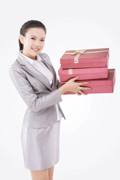 Oriental Mulher Negócios Com Caixa Presente — Fotografia de Stock