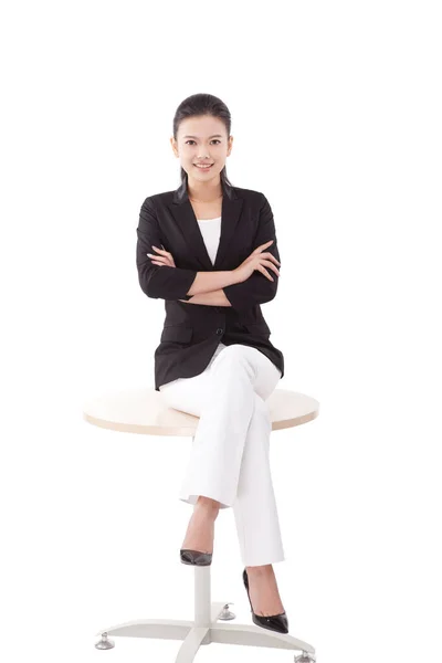 Orientalna Kobieta Biznesu Siedzi Stole — Zdjęcie stockowe