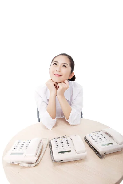Geschäftsfrau Und Drei Telefone — Stockfoto