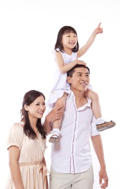 Beyaz arka planda mutlu aile fotoğrafı