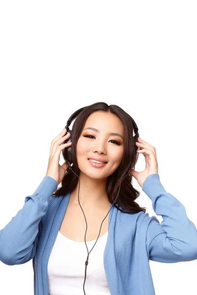 Moda Giovane Donna Indossando Auricolare Ascoltare Musica — Foto Stock