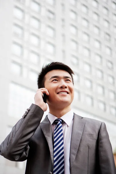 Homem Negócios Usando Telefone Celular — Fotografia de Stock