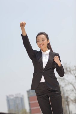 Takım elbiseli güzel