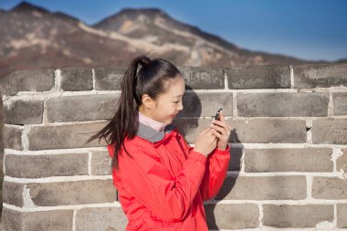 Çin Seddi Turizminde genç çiftler