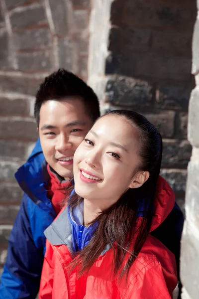 Eine Junge Frau Der Chinesischen Mauer — Stockfoto