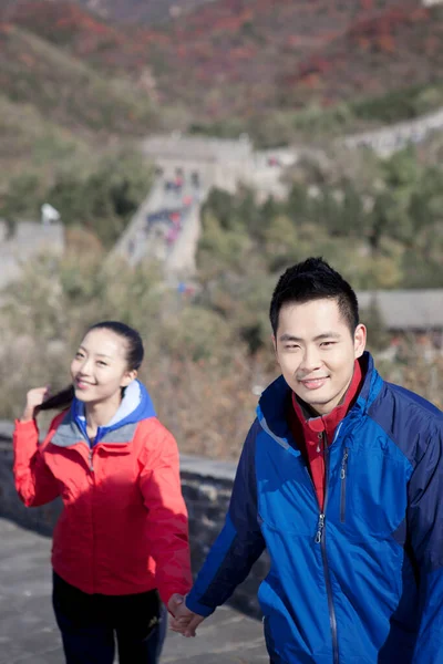 Jeunes Couples Dans Grande Muraille Carte Tourisme — Photo