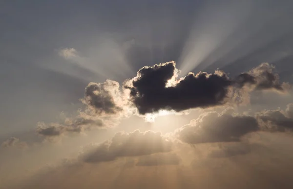 Über Den Wolken Auf Naturlandschaft Hintergrund — Stockfoto