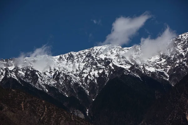 Tibet 'in doğa manzaralı güzel manzarası