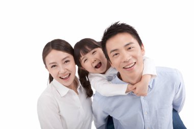 Babasının sırtında kızının portresi, yakın plan.