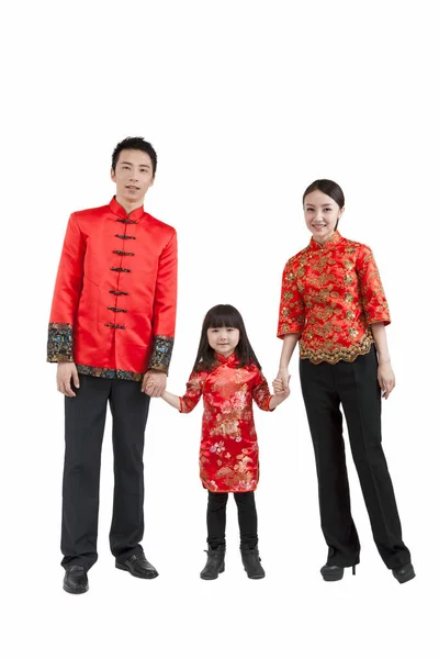 Porträtt Dotter Med Föräldrar Tang Kostymer Hand Hand — Stockfoto