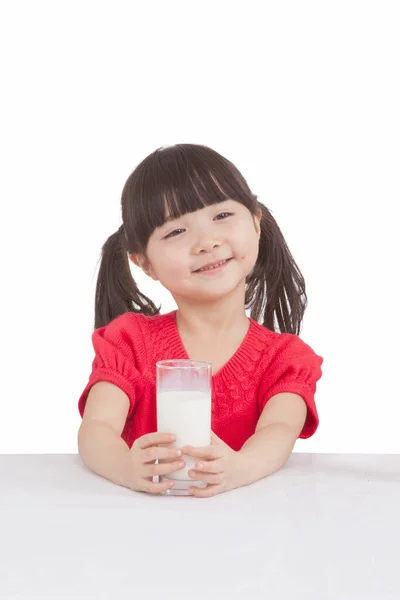 Retrato Menina Segurando Uma Xícara Leite — Fotografia de Stock