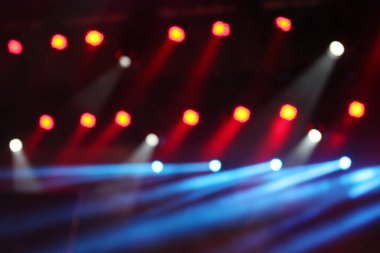 Çok renkli ışık huzmeleri