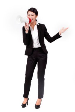 Bir hoparlör tutan iş kadını