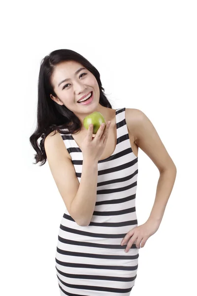 Jeune Femme Dans Une Robe Rayée Tenant Pomme — Photo