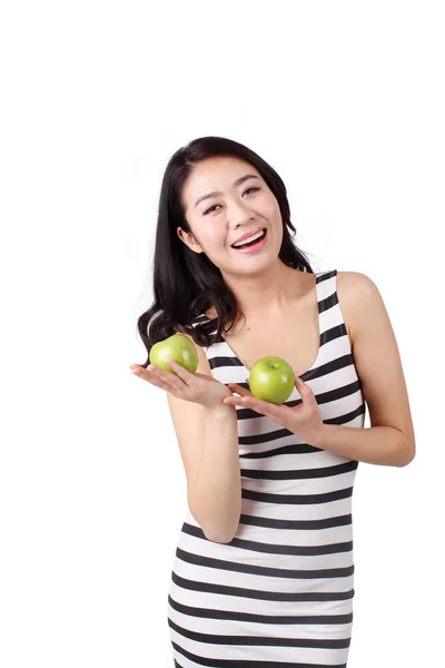 Jeune Femme Dans Une Robe Rayée Tenant Pomme — Photo