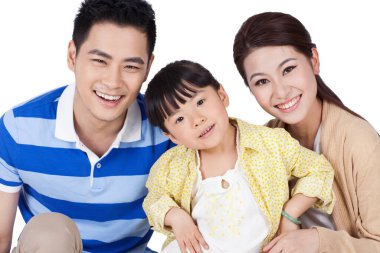 Üç kişilik bir ailenin portresi.