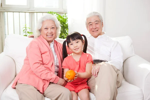 Senior Couple Granddaughter — Stock Photo, Image